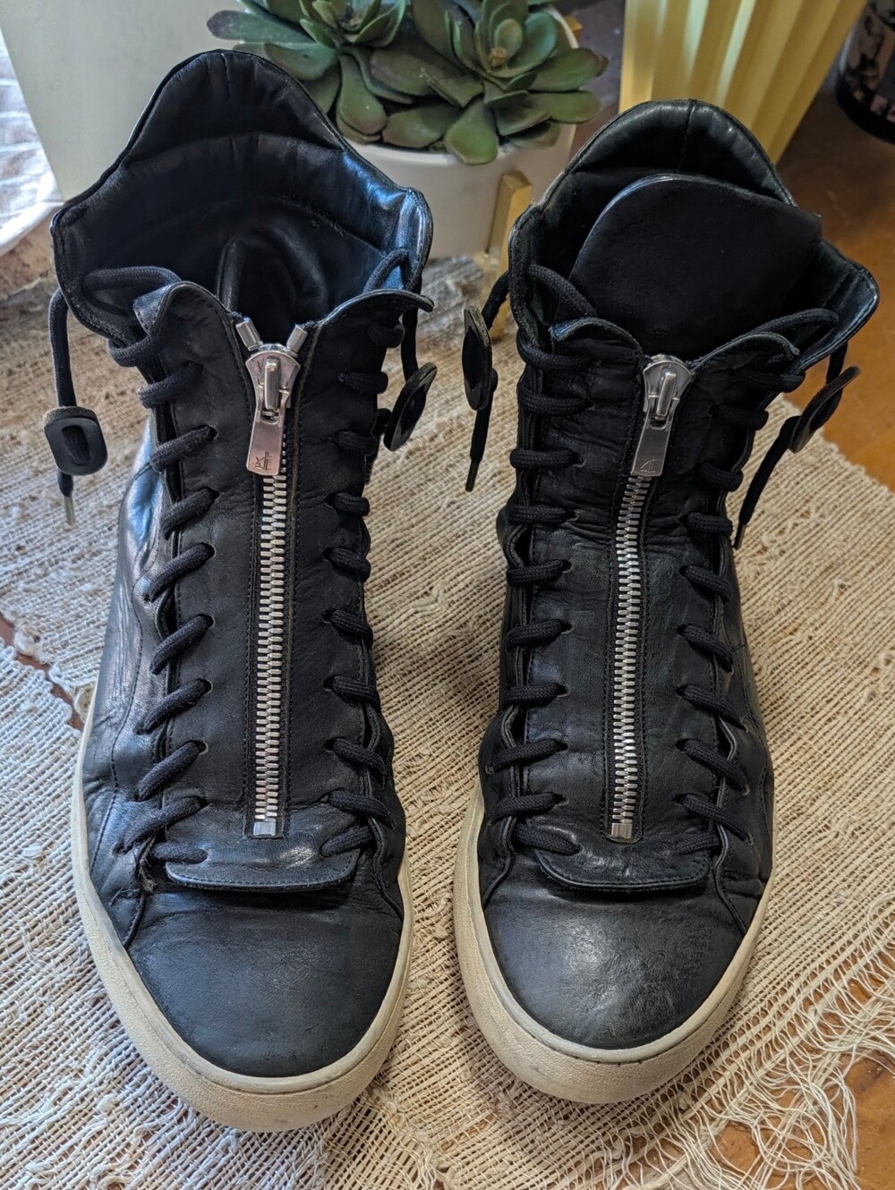 The Last Conspiracy zip sneakers/boots
